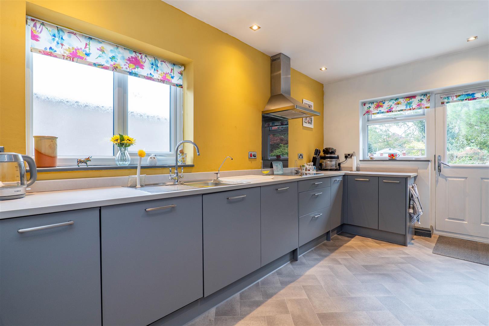 2 bed property in Graham Avenue, Preston